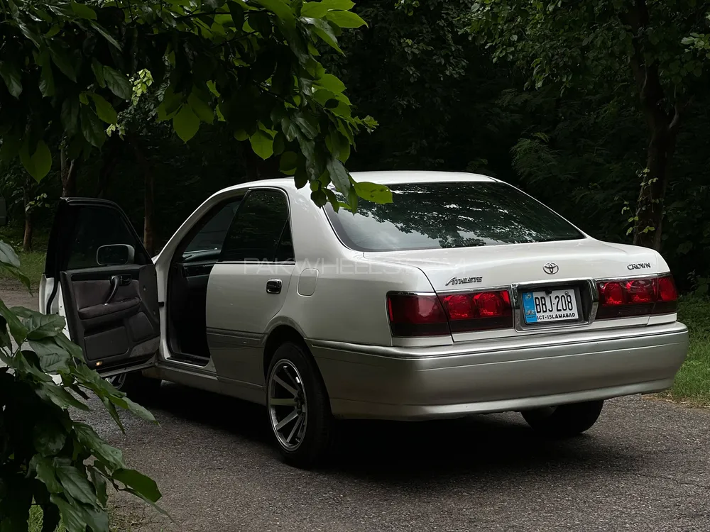 Toyota Crown 2001 for Sale in Rawalpindi Image-1
