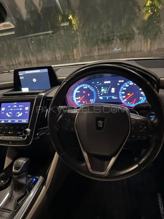 Toyota Crown 2018 for Sale in Sahiwal Toyota Crown 2018 for Sale in Sahiwal Image-6