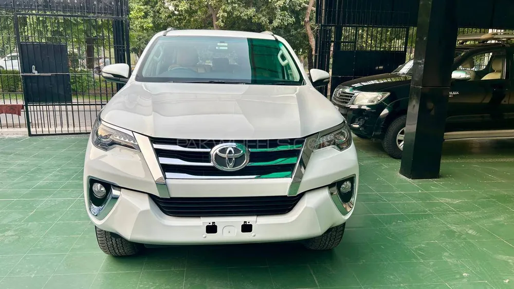 Toyota Fortuner 2018 for Sale in Lahore Image-1