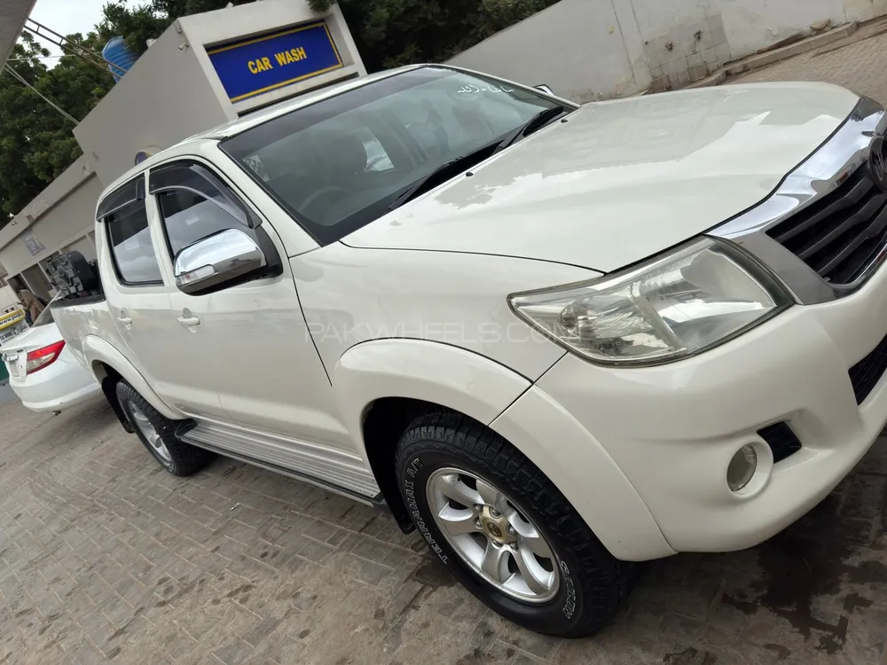 Toyota Hilux 2012 for Sale in Karachi Image-1