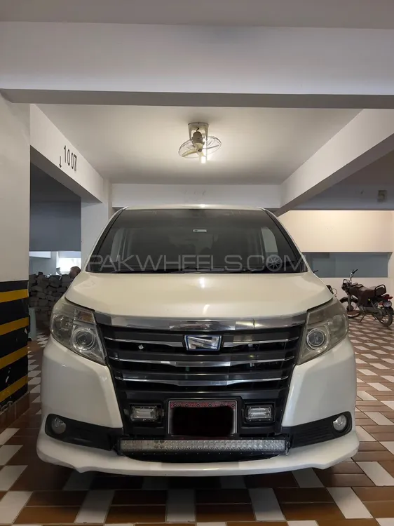 Toyota Noah 2015 for Sale in Karachi Image-1