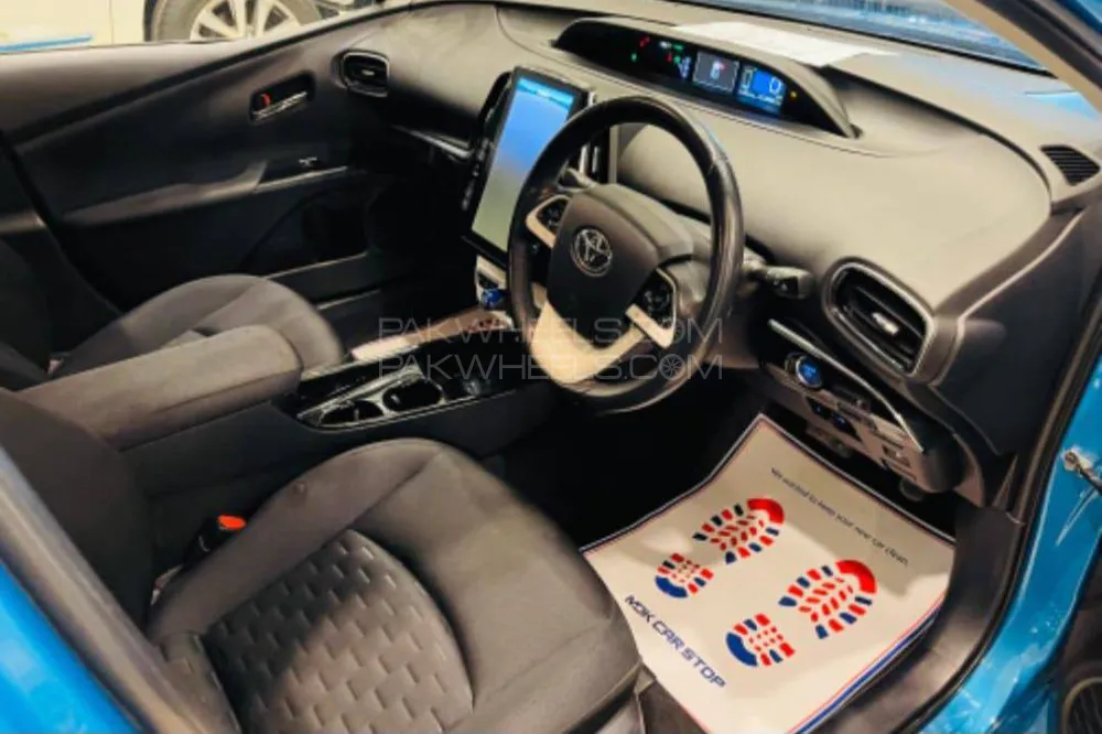 Toyota Prius 2017 for Sale in Faisalabad Image-1