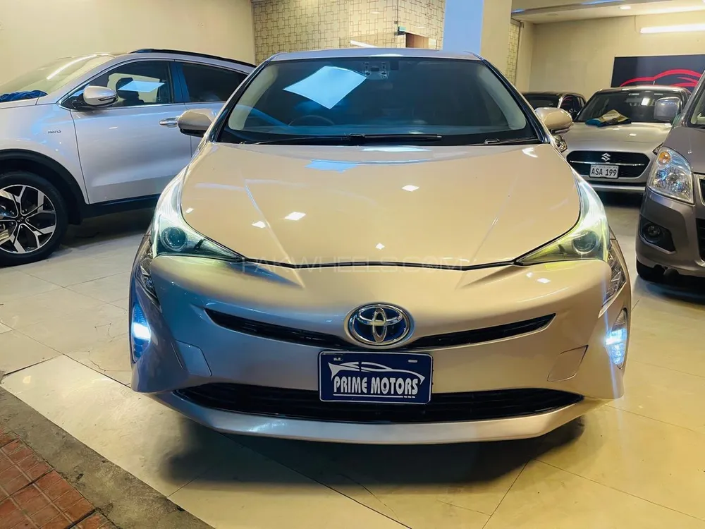 Toyota Prius 2016 for Sale in Lahore Image-1