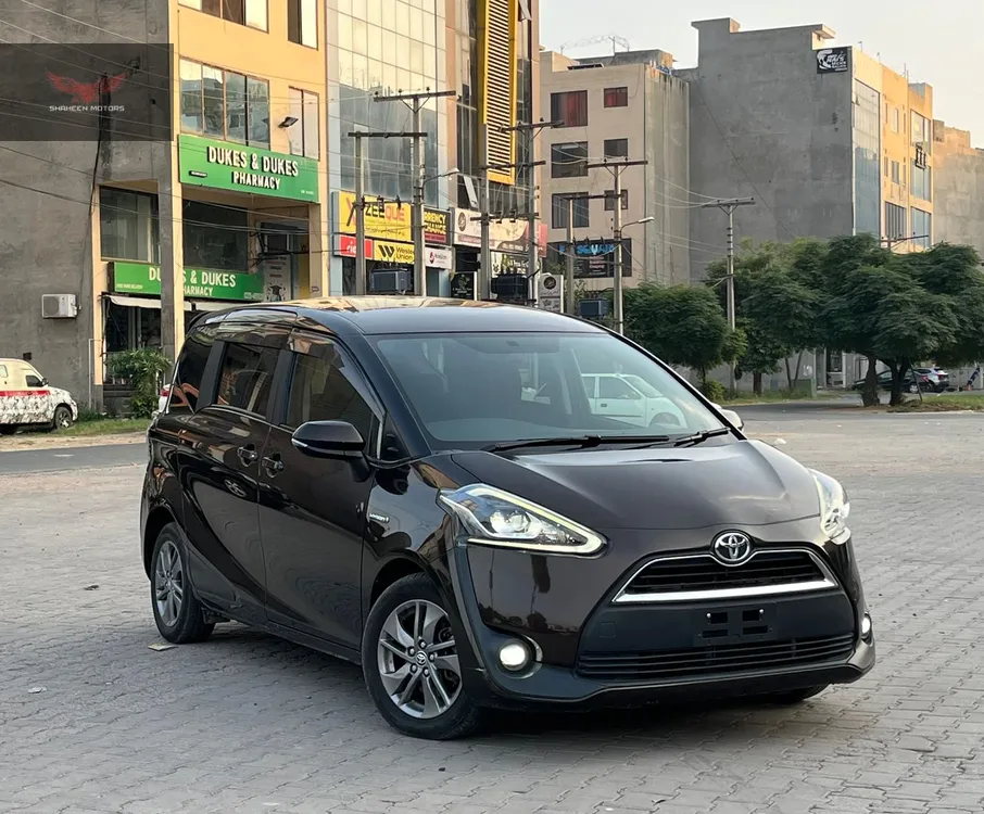 Toyota Sienta 2019 for Sale in Lahore Image-1