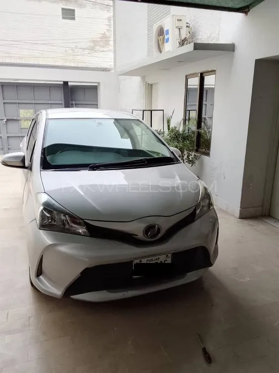 Toyota Vitz 2015 for Sale in Bahawalnagar Image-1