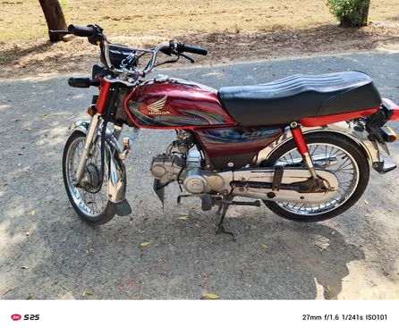 Honda CD 70 2024