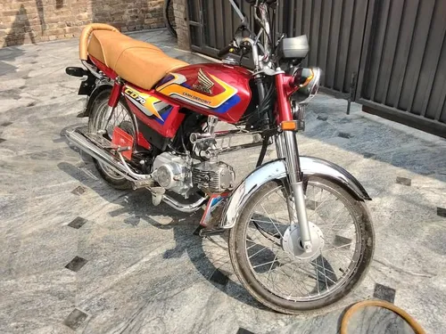 Honda CD 70 2025