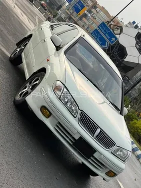 Nissan Sunny EX Saloon Automatic 1.3 2005