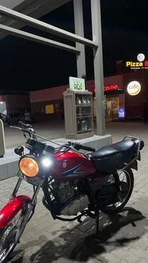 Suzuki GS 150 2017