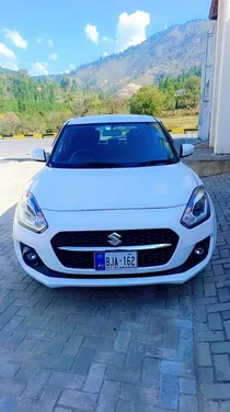 Suzuki Swift GLX CVT 2025