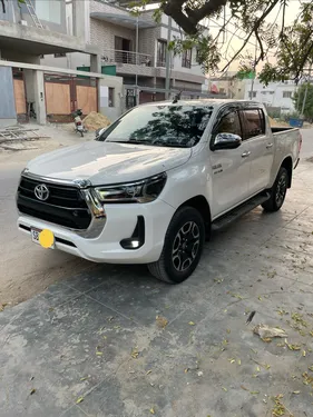 Toyota Hilux Revo V Automatic 2.8 2021