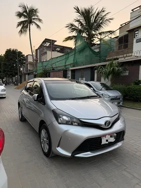 Toyota Vitz F 1.0 2014