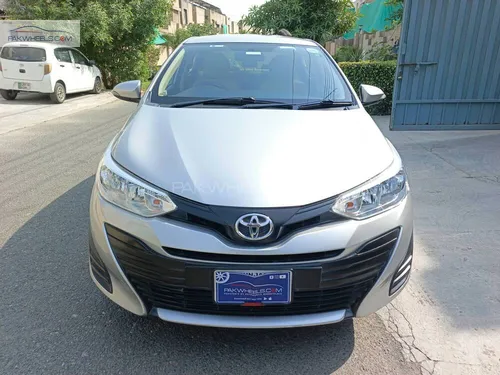 ٹویوٹا یارس سیڈان اے ٹی آئی وی سی وی ٹی ۱.۳ 2021 for Sale نئی