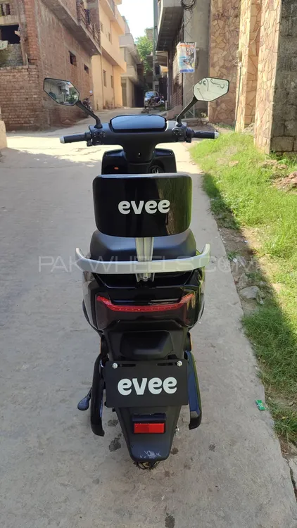 Evee Gen-Z 2025 for Sale Evee Gen-Z 2025 for Sale Image-1