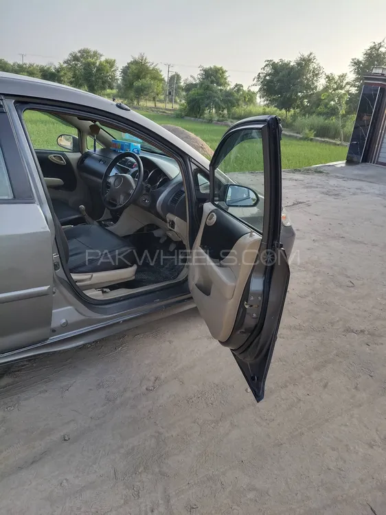 ہونڈا سٹی 2005 for Sale in جھنگ ہونڈا سٹی 2005 for Sale in جھنگ Image-11