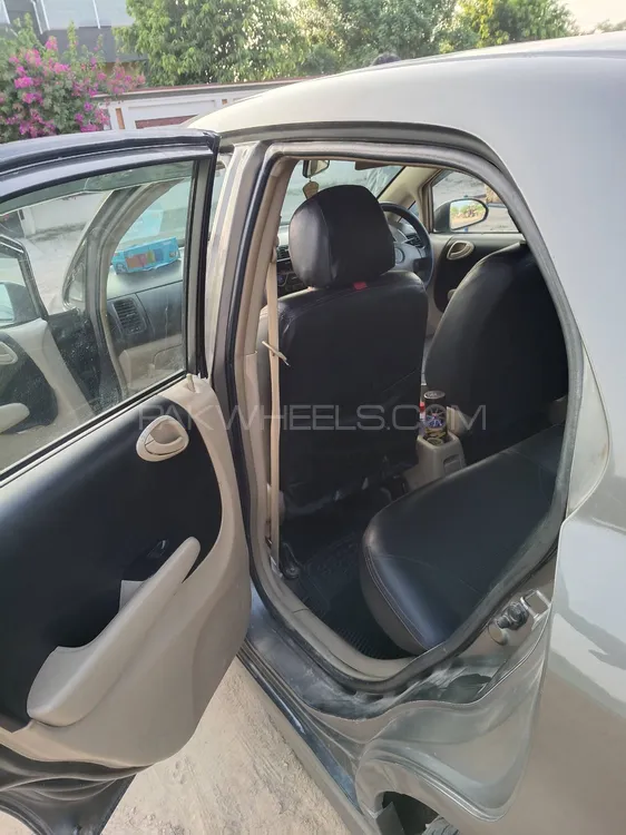 ہونڈا سٹی 2005 for Sale in جھنگ ہونڈا سٹی 2005 for Sale in جھنگ Image-13