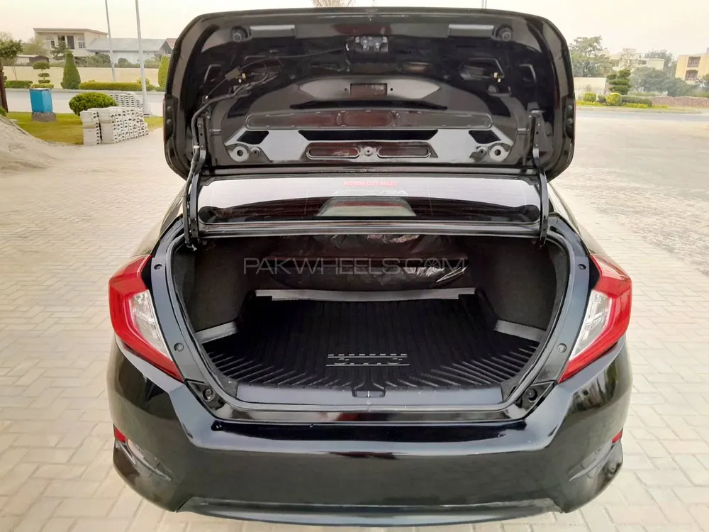 Honda Civic 2018 for Sale in Lahore Honda Civic 2018 for Sale in Lahore Image-16