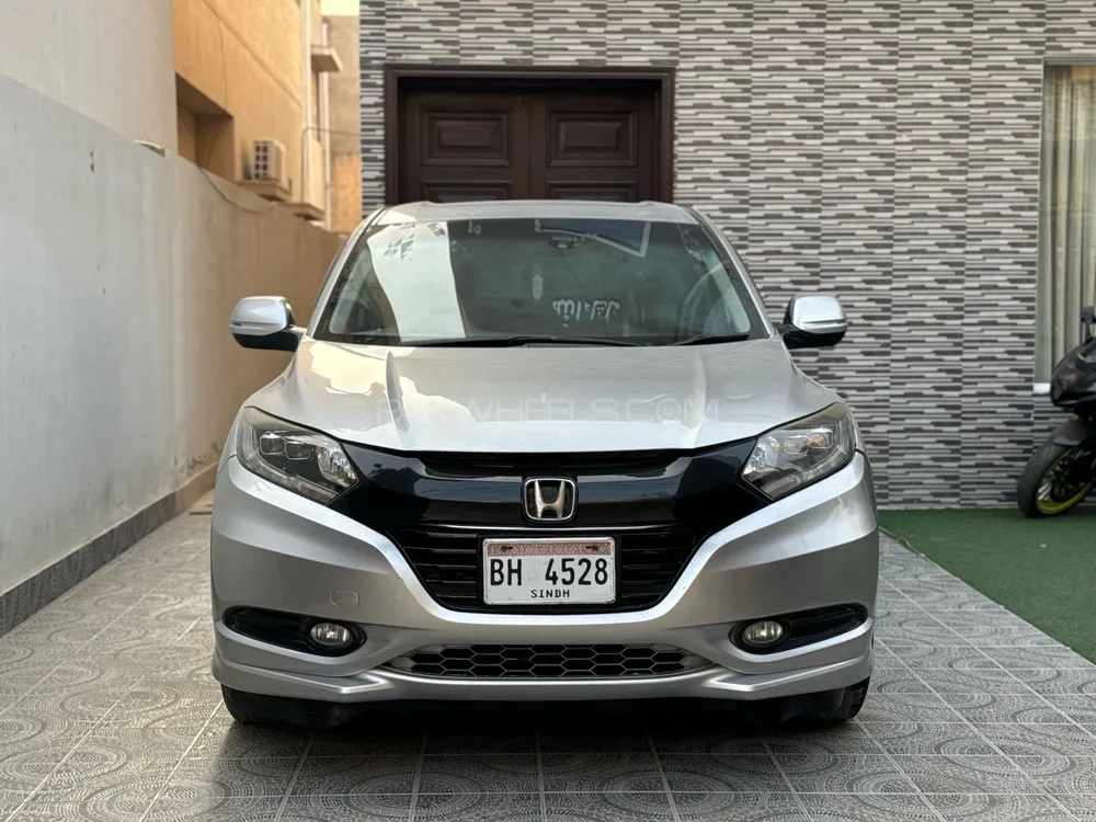 Honda Vezel 2014 for Sale in Karachi Honda Vezel 2014 for Sale in Karachi Image-1