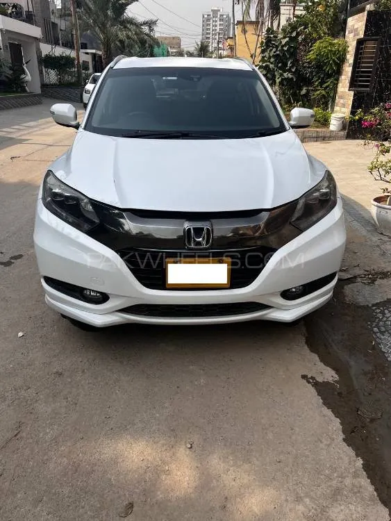 Honda Vezel 2015 for Sale in Karachi Image-1