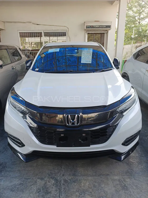 Honda Vezel 2018 for Sale in Lahore Image-1