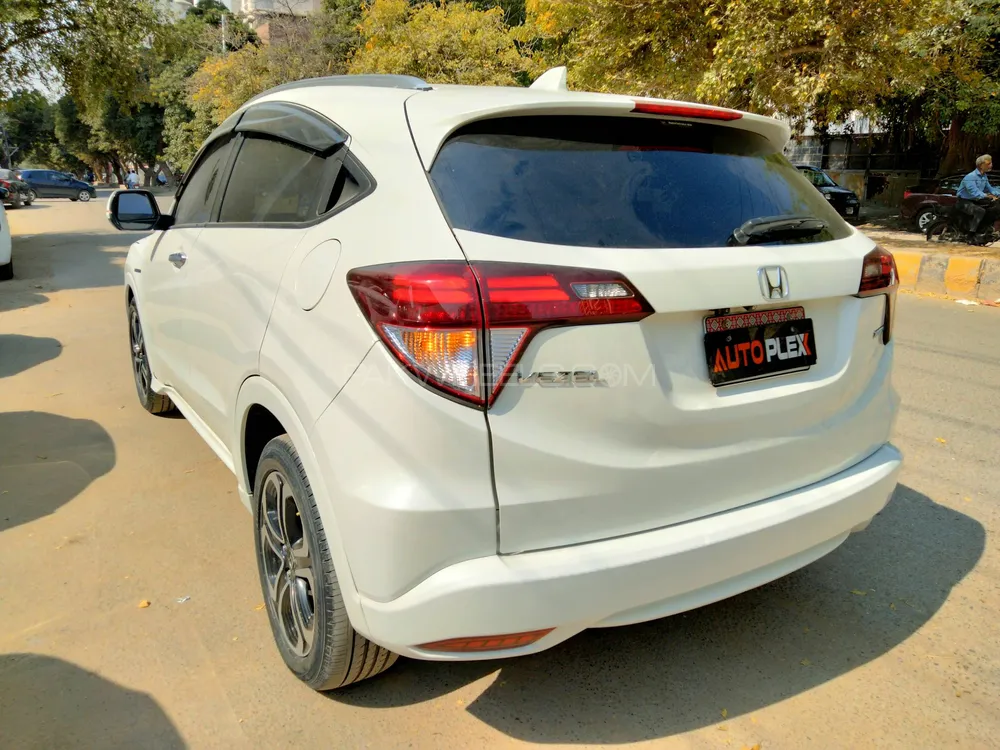 Honda Vezel 2016 for Sale in Karachi Honda Vezel 2016 for Sale in Karachi Image-4