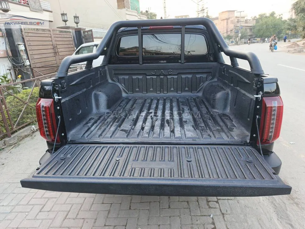 JAC T9 2025 for Sale in Rawalpindi JAC T9 2025 for Sale in Rawalpindi Image-7