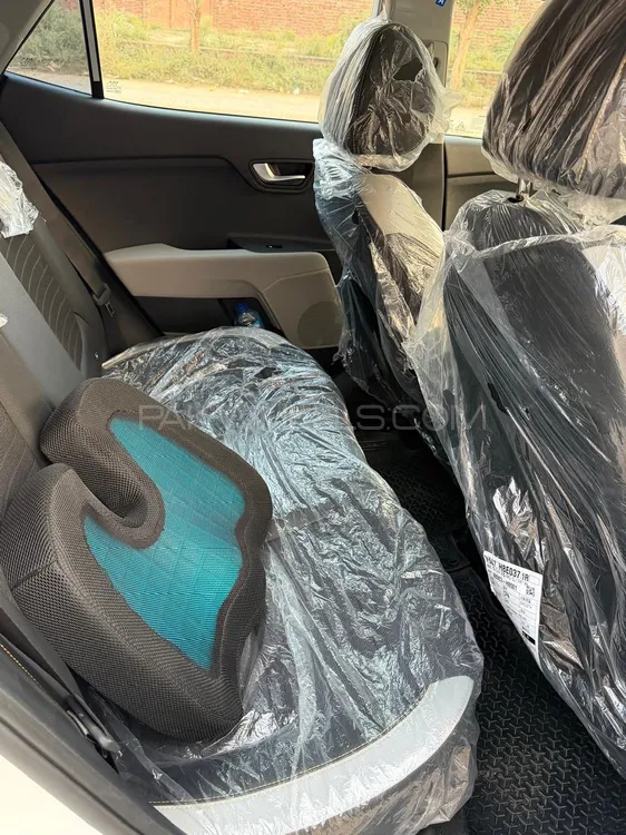 KIA Stonic 2025 for Sale in Faisalabad KIA Stonic 2025 for Sale in Faisalabad Image-9