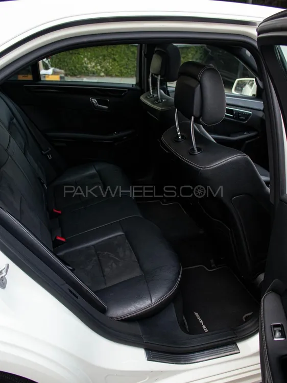 مرسڈیز بینز ای کلاس 2010 for Sale in اسلام آباد مرسڈیز بینز ای کلاس 2010 for Sale in اسلام آباد Image-9