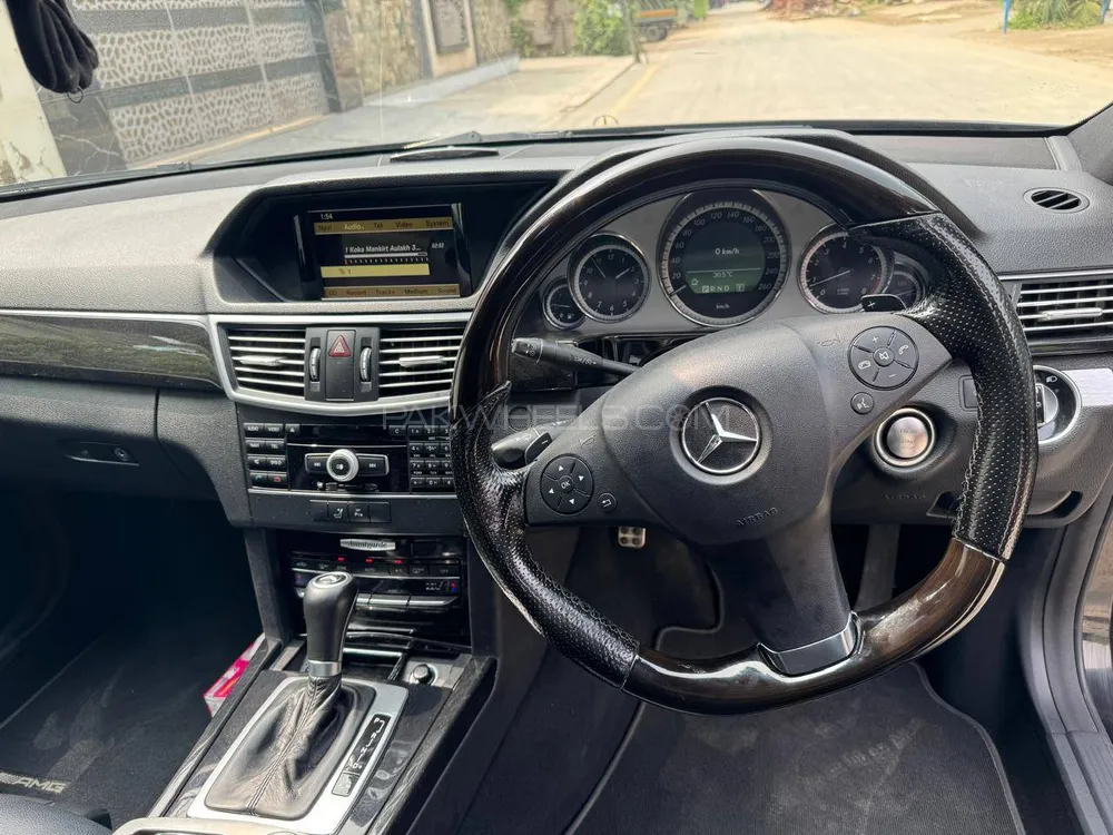 Mercedes Benz E Class 2011 for Sale in Lahore Mercedes Benz E Class 2011 for Sale in Lahore Image-2