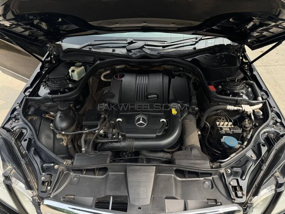 Mercedes Benz E Class 2011 for Sale in Lahore Mercedes Benz E Class 2011 for Sale in Lahore Image-4