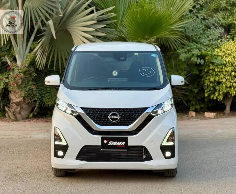 Nissan Dayz Highway Star 2022 for Sale in Lahore Image-1