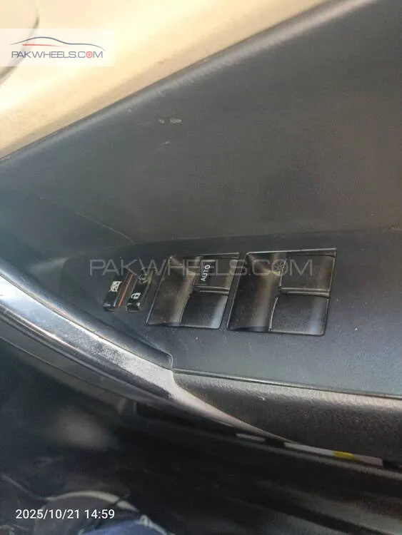 Toyota Corolla 2017 for Sale in Lahore Toyota Corolla 2017 for Sale in Lahore Image-12