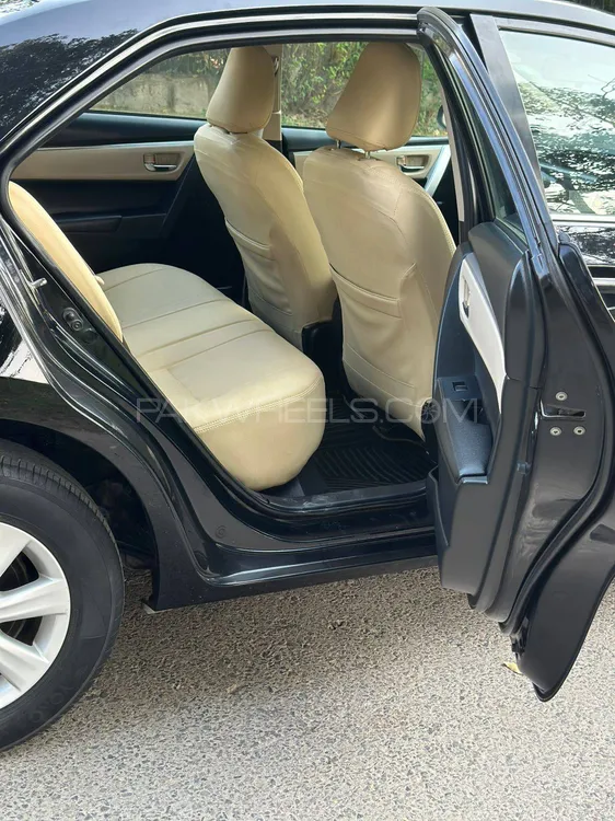 Toyota Corolla 2017 for Sale in Lahore Toyota Corolla 2017 for Sale in Lahore Image-12