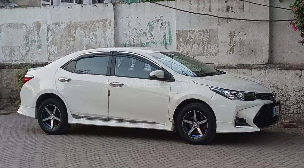 Toyota Corolla 2015 for Sale in Muzaffarabad Toyota Corolla 2015 for Sale in Muzaffarabad Image-2