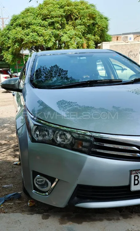 Toyota Corolla 2015 for Sale in Peshawar Image-1