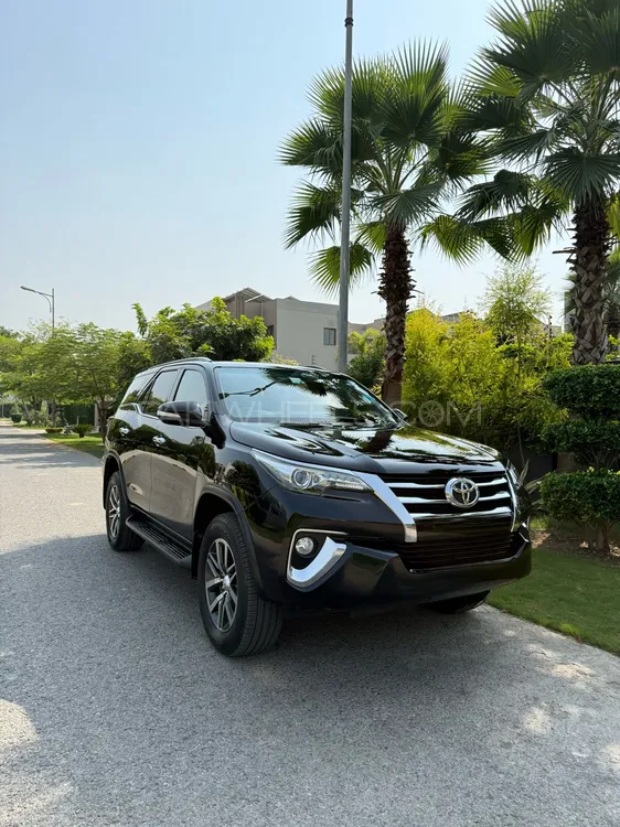 Toyota Fortuner 2017 for Sale in Lahore Image-1