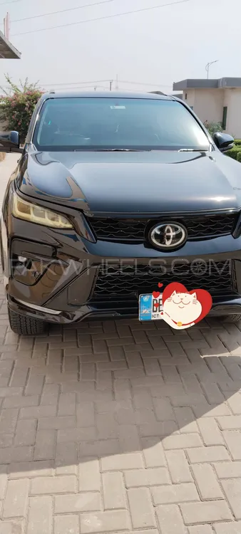 Toyota Fortuner 2024 for Sale in Faisalabad Image-1