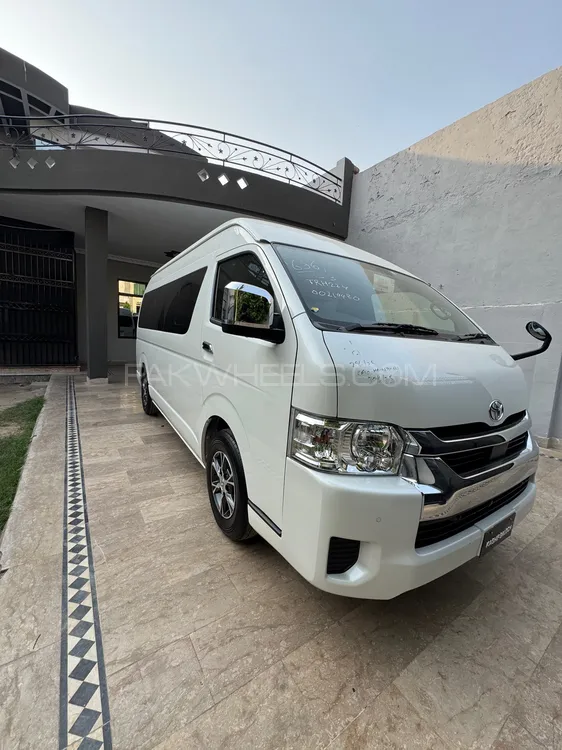Toyota Hiace 2023 for Sale in Multan Toyota Hiace 2023 for Sale in Multan Image-1