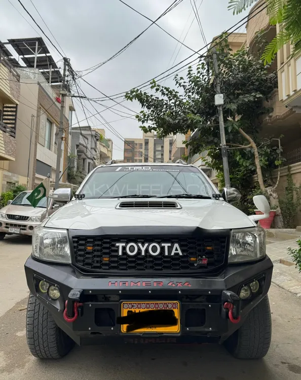 Toyota Hilux 2013 for Sale in Karachi Image-1
