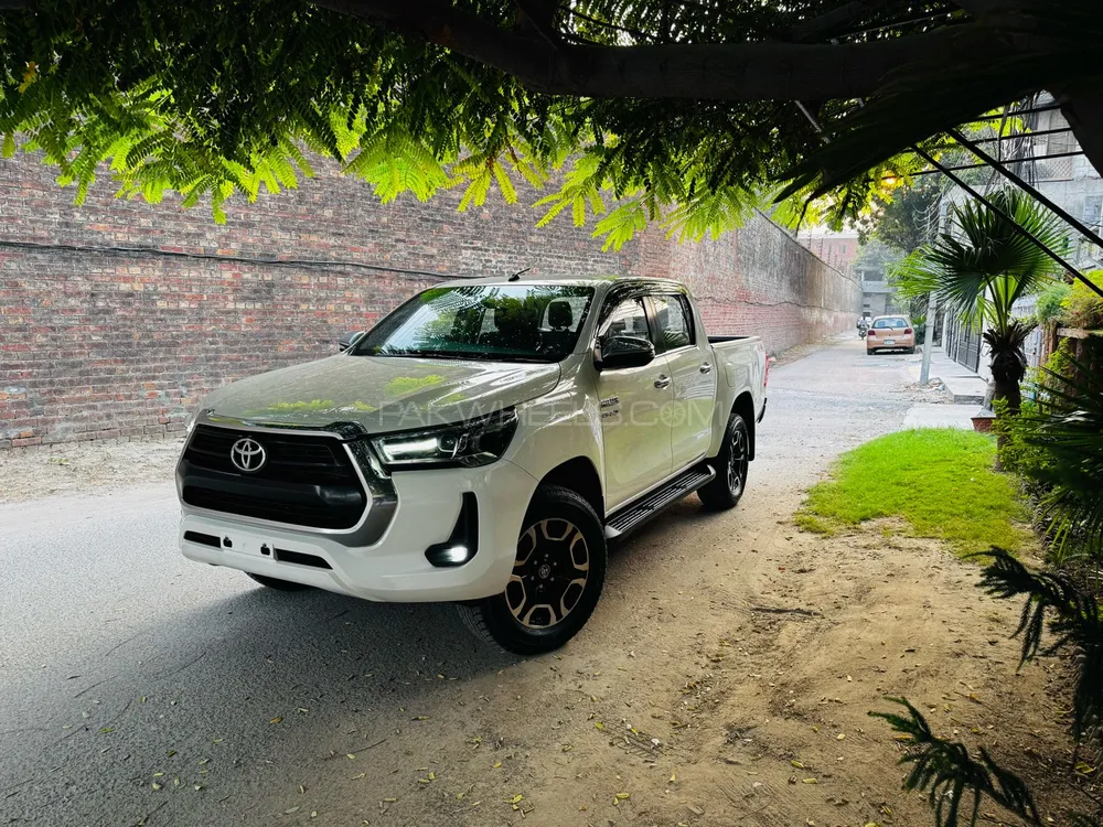 Toyota Hilux 2021 for Sale in Lahore Image-1