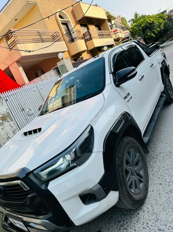 Toyota Hilux 2016 for Sale in Islamabad Image-1