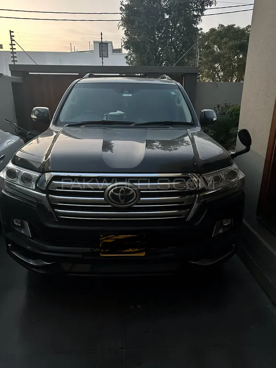 Toyota Land Cruiser 2017 for Sale in Karachi Image-1