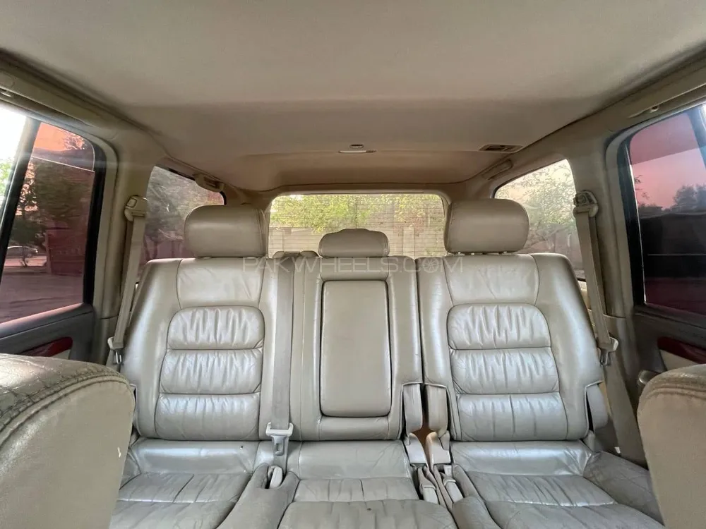 Toyota Land Cruiser 2001 for Sale in Faisalabad Toyota Land Cruiser 2001 for Sale in Faisalabad Image-8