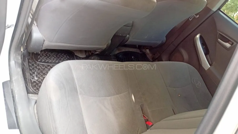 Toyota Prius 2010 for Sale in Bannu Toyota Prius 2010 for Sale in Bannu Image-7