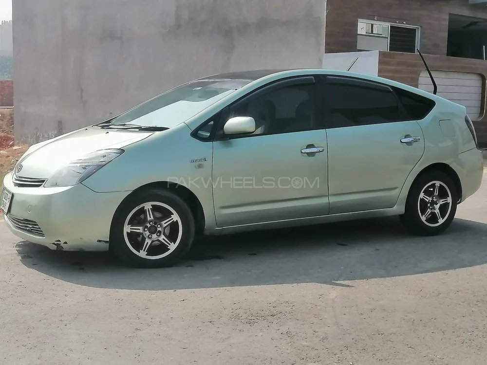 Toyota Prius 2007 for Sale in Lahore Image-1