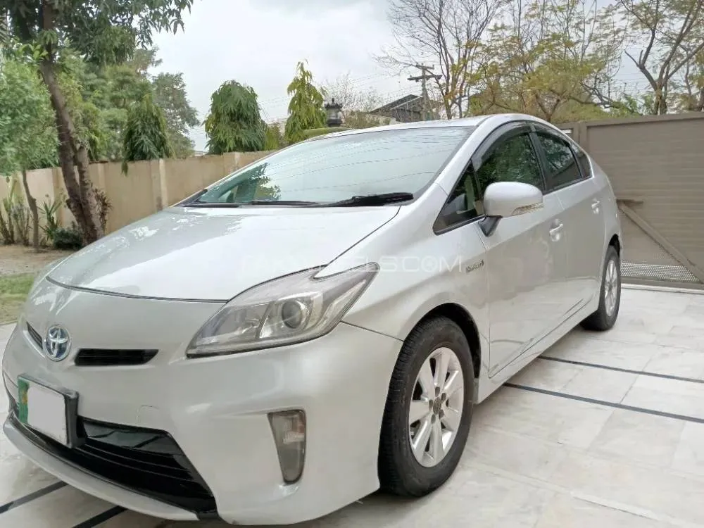 Toyota Prius 2013 for Sale in Lahore Image-1