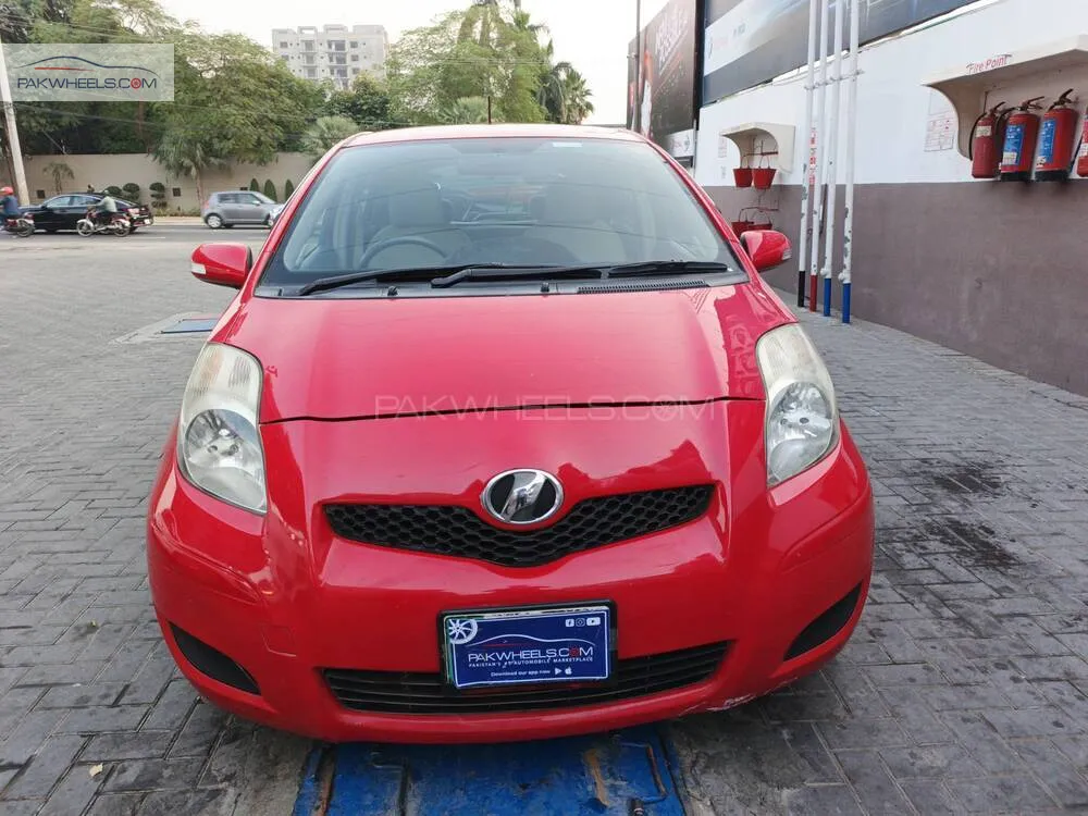 Toyota Vitz 2010 for Sale in Lahore Image-1