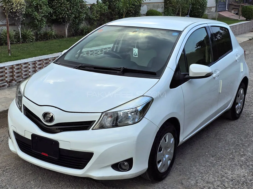 Toyota Vitz 2012 for Sale in Peshawar Toyota Vitz 2012 for Sale in Peshawar Image-3
