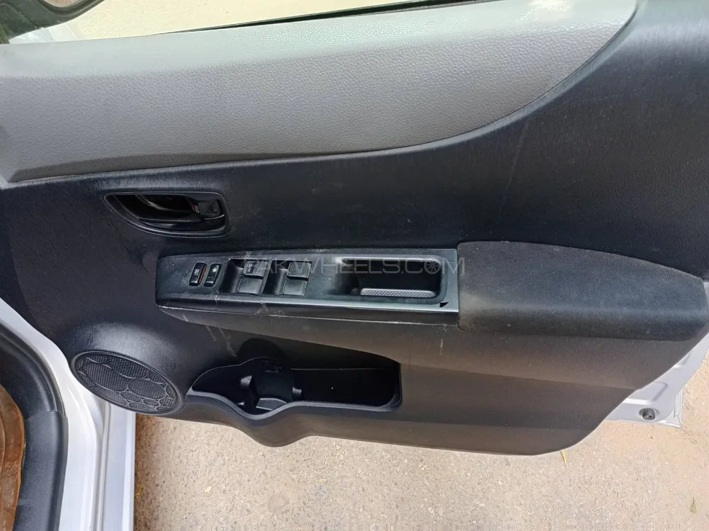 Toyota Vitz 2012 for Sale in Karachi Toyota Vitz 2012 for Sale in Karachi Image-10