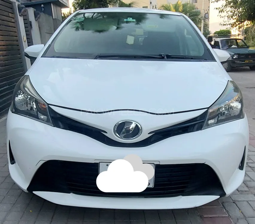 Toyota Vitz 2014 for Sale in Islamabad Image-1